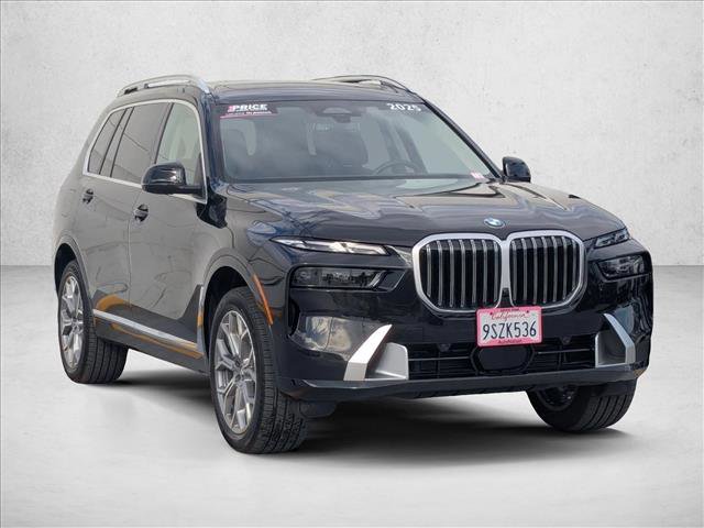 Used 2025 BMW X7 xDrive40i w/ Premium Package image 3