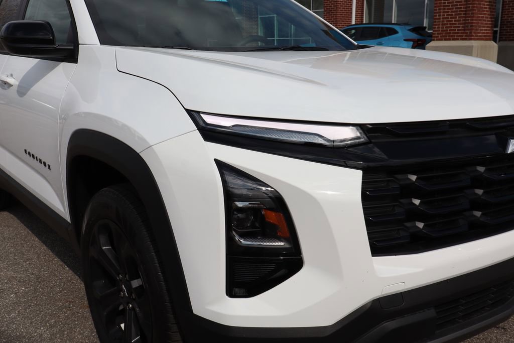 New 2026 Chevrolet Equinox LT w/ Convenience Package II AWD/4WD image 3