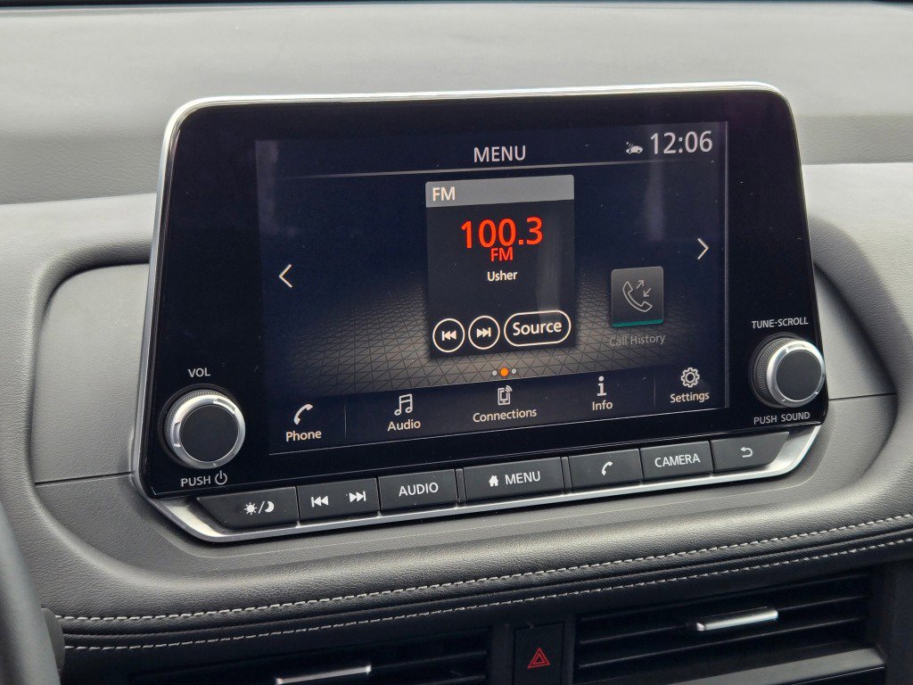 Used 2025 Nissan Rogue SV FWD image 25