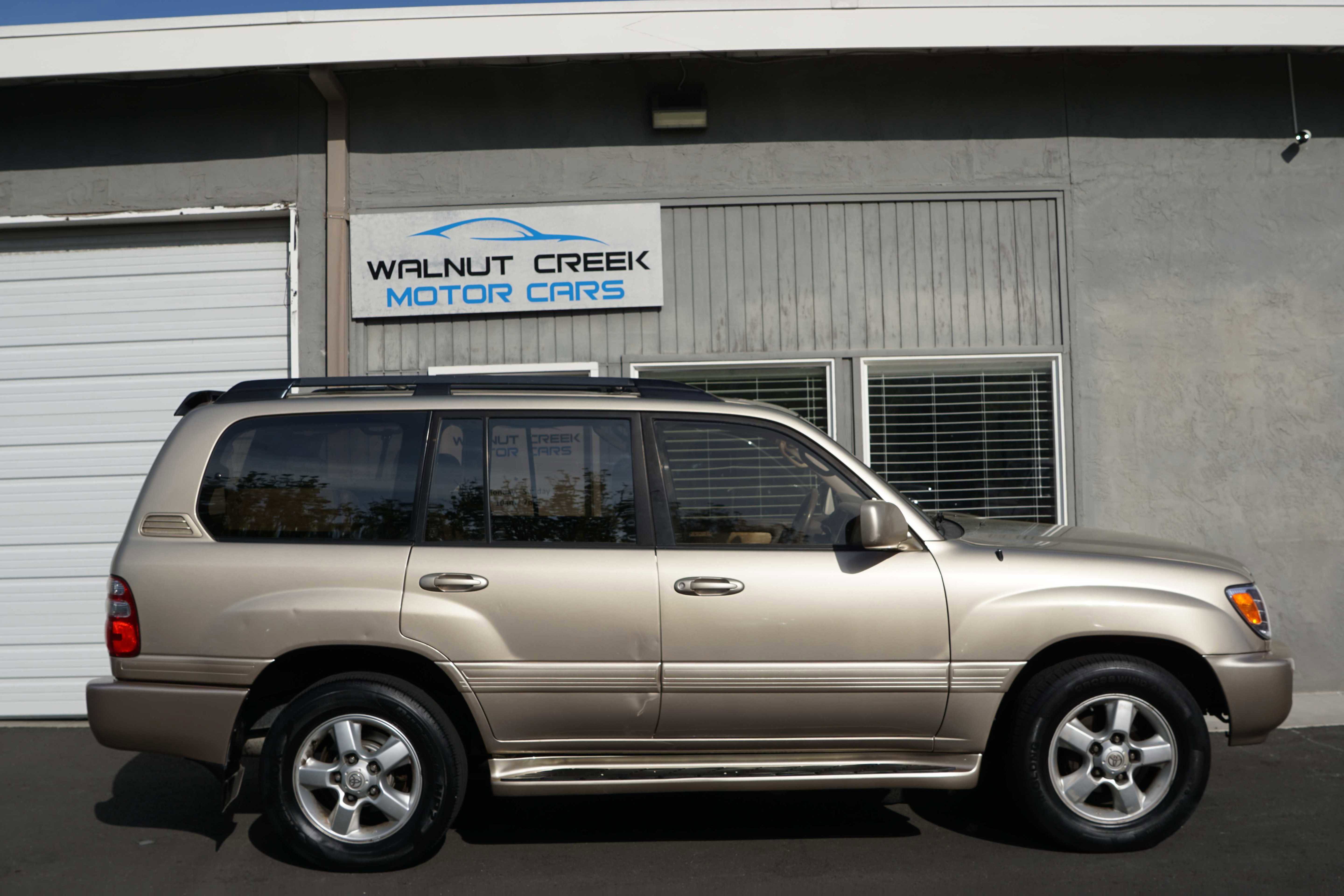 Used 2003 Toyota Land Cruiser image 25