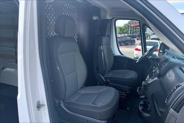 Used 2025 RAM ProMaster 2500 w/ U-Haul Equipment Group FWD image 27