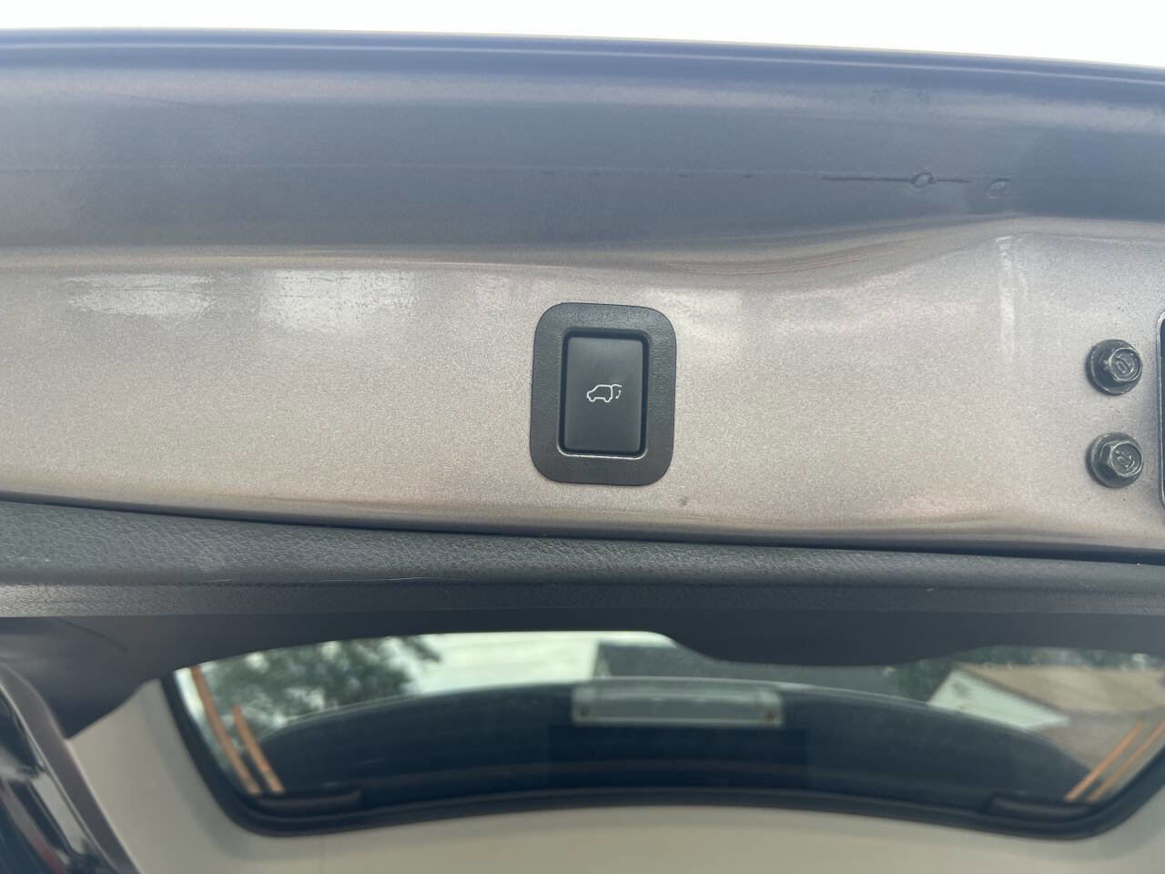 Used 2019 Toyota Highlander XLE image 17