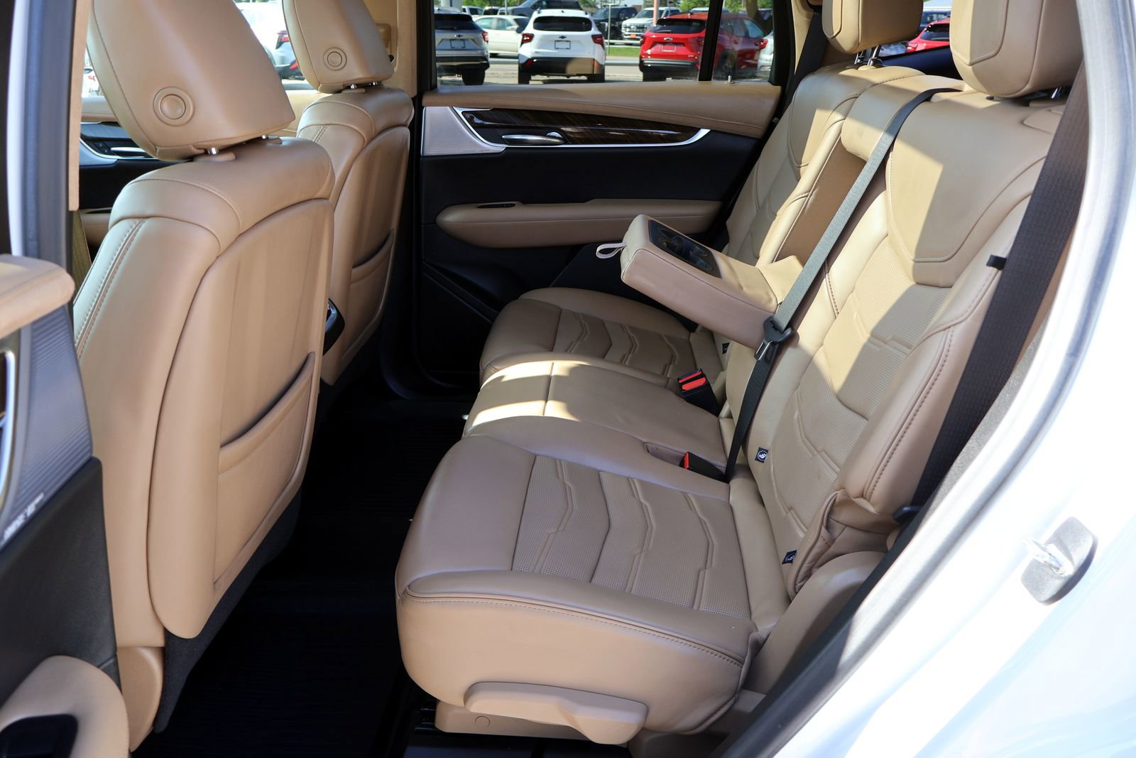 Used 2022 Cadillac XT6 Premium Luxury w/ Platinum Package image 16