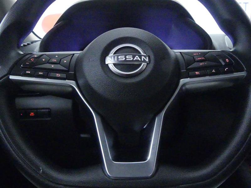 Used 2025 Nissan Sentra SV FWD image 17