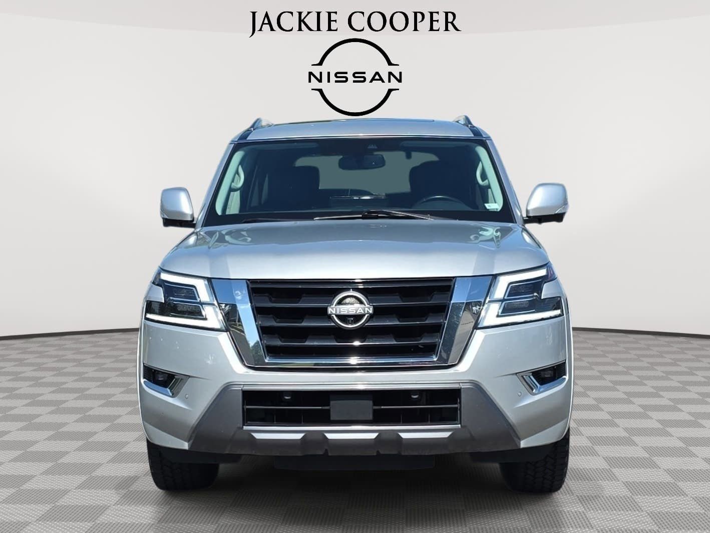 Used 2021 Nissan Armada SL w/ Captain's Chairs Package AWD/4WD image 2