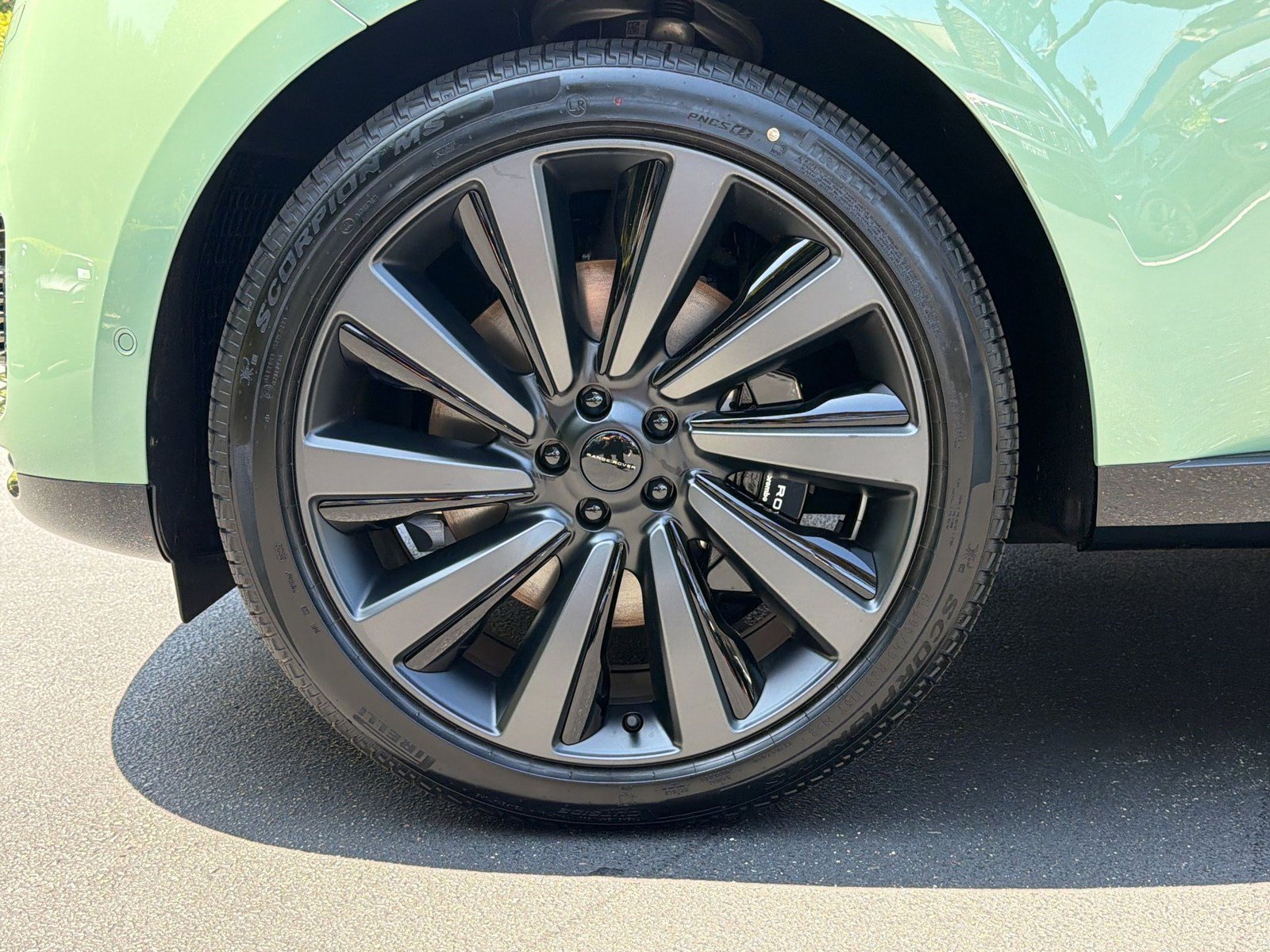 New 2026 Land Rover Range Rover SV AWD/4WD image 13