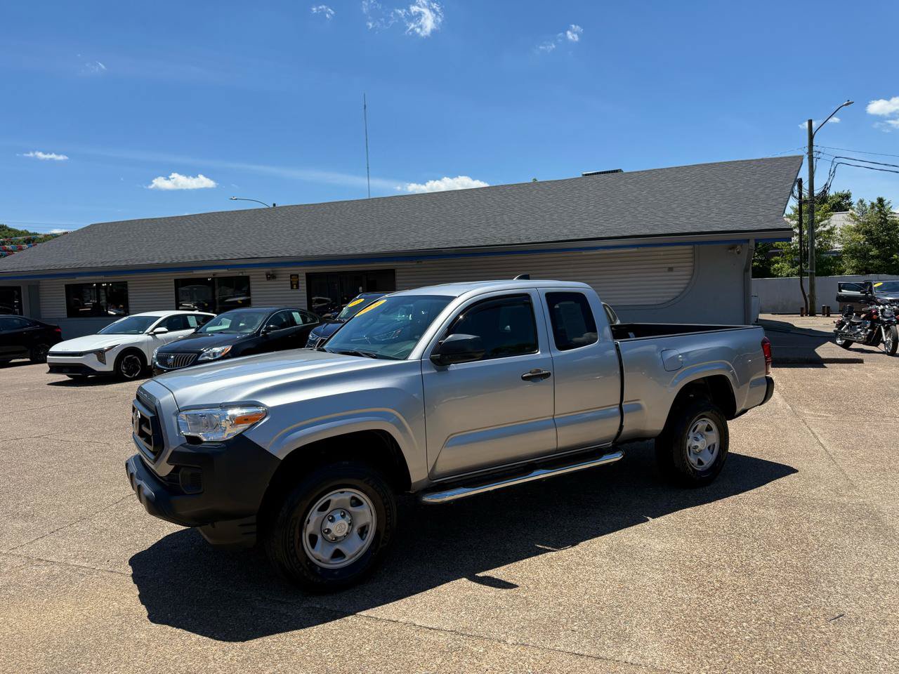 Used 2021 Toyota Tacoma SR RWD image 3
