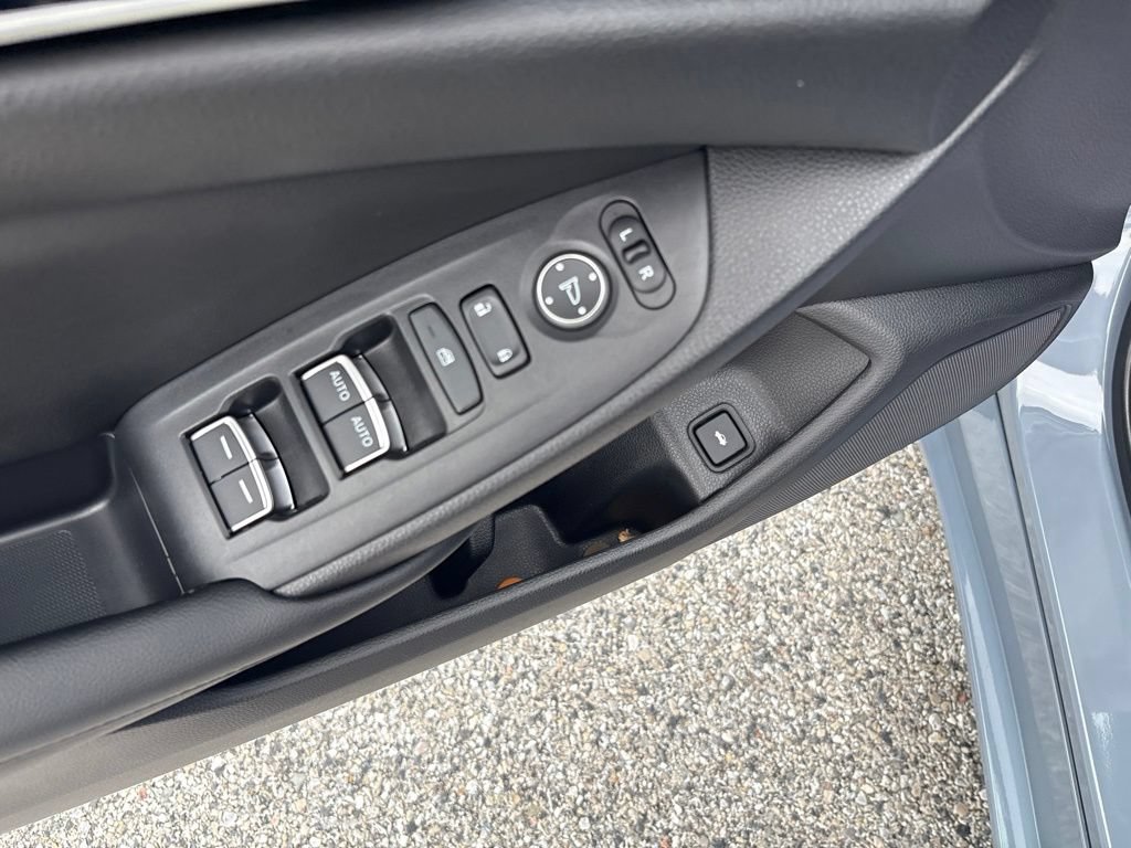 Used 2022 Honda Accord Sport image 11