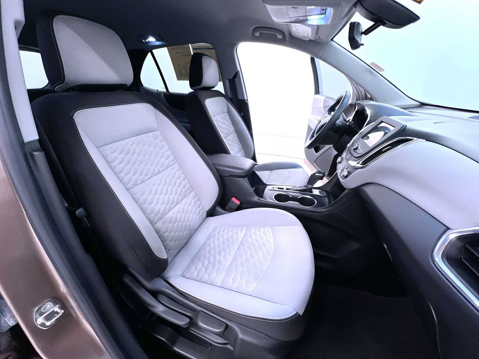 Used 2019 Chevrolet Equinox LS w/ LS Convenience Package AWD/4WD image 35