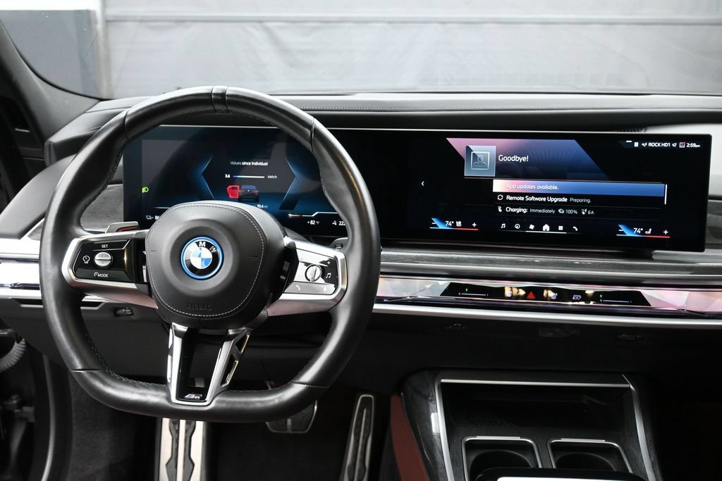 Used 2023 BMW i7 xDrive60 AWD/4WD image 11