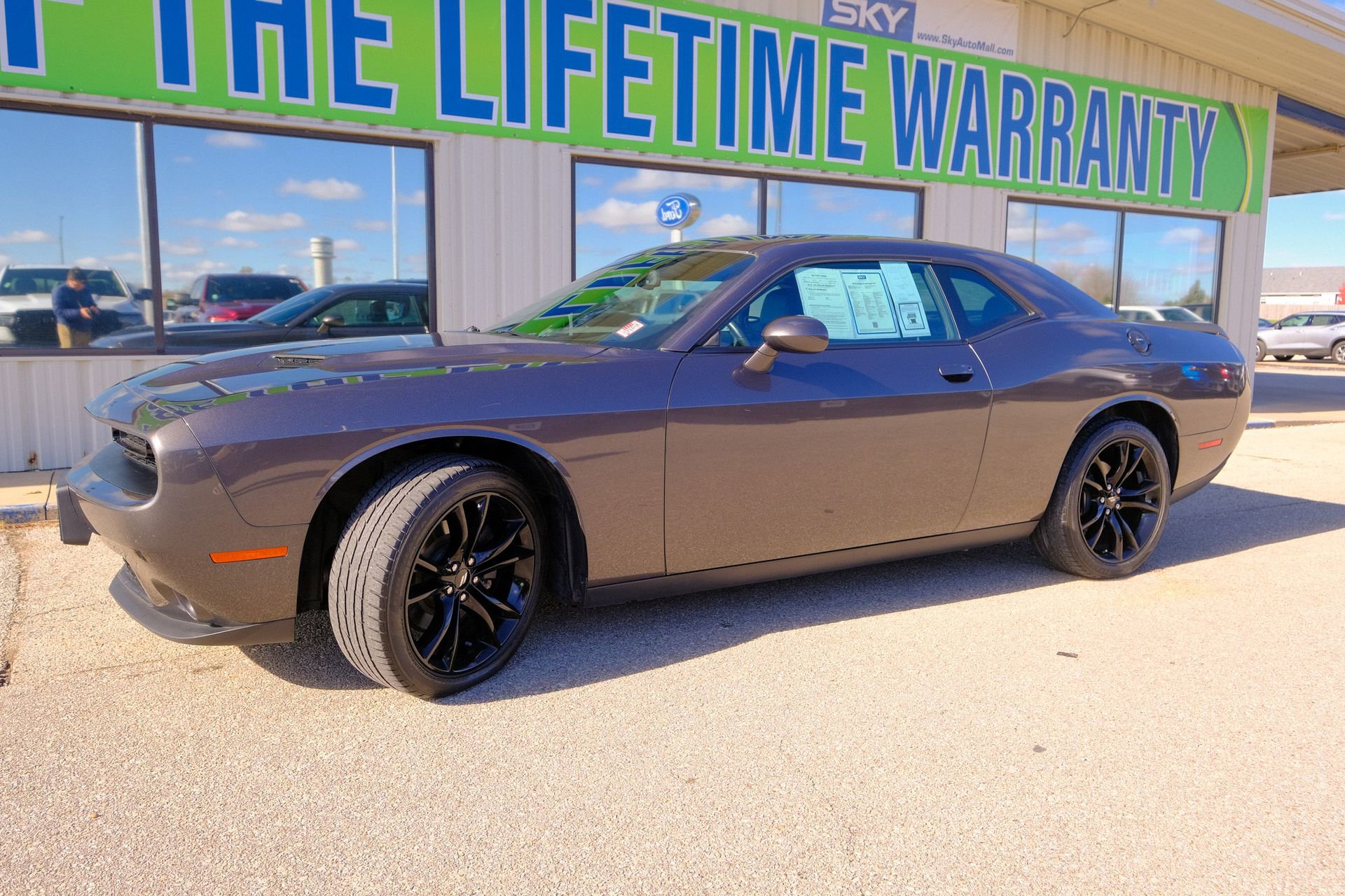 Used 2018 Dodge Challenger SXT Plus image 2