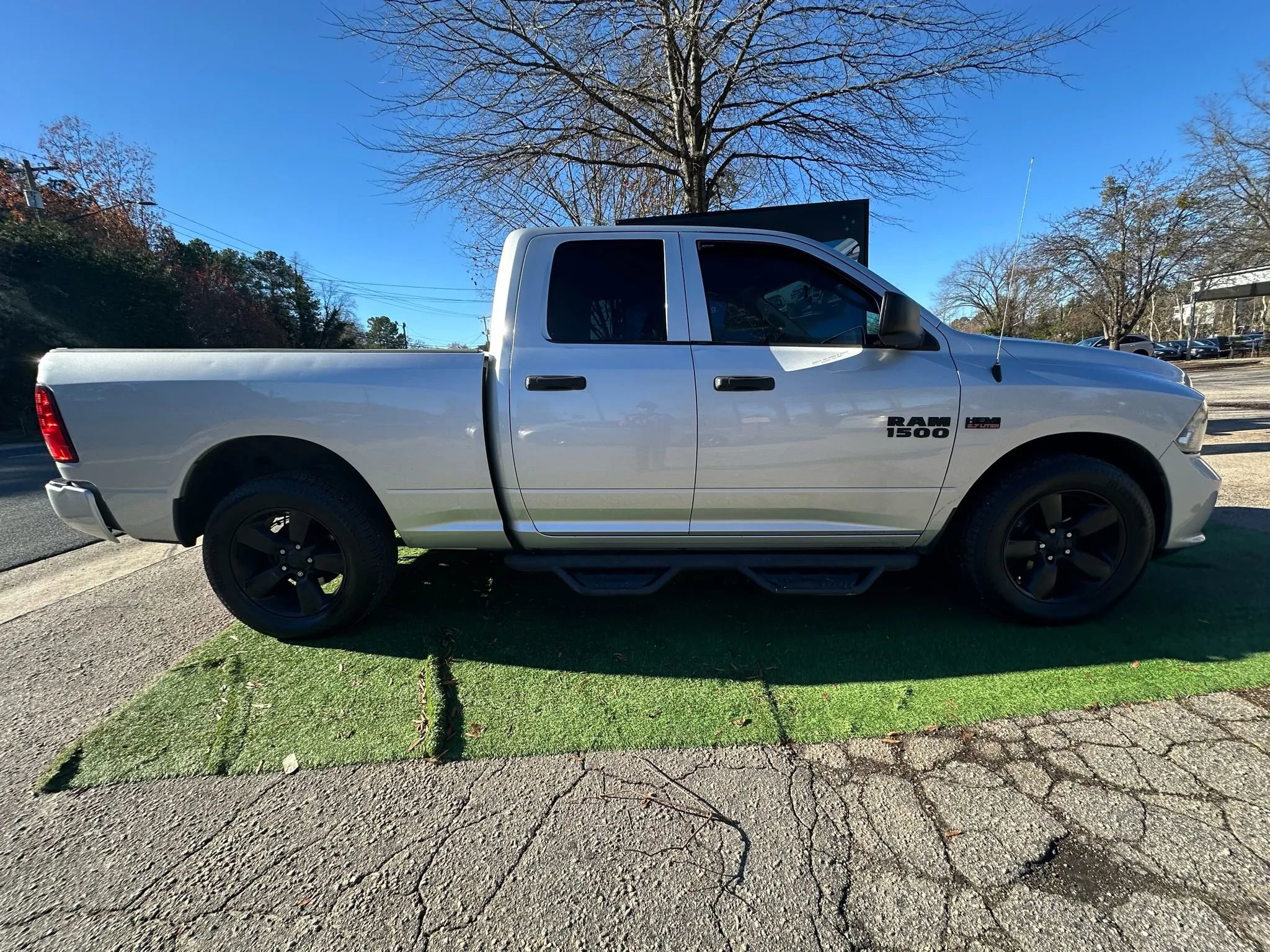 Used 2018 RAM 1500 Express image 8