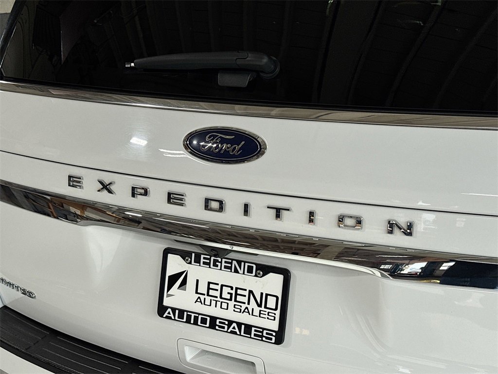 Used 2023 Ford Expedition Limited image 11