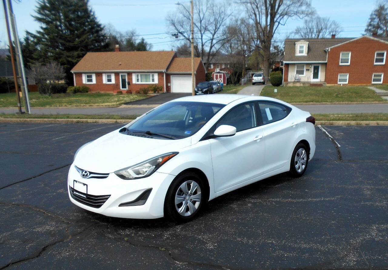 Used 2016 Hyundai Elantra SE FWD image 2