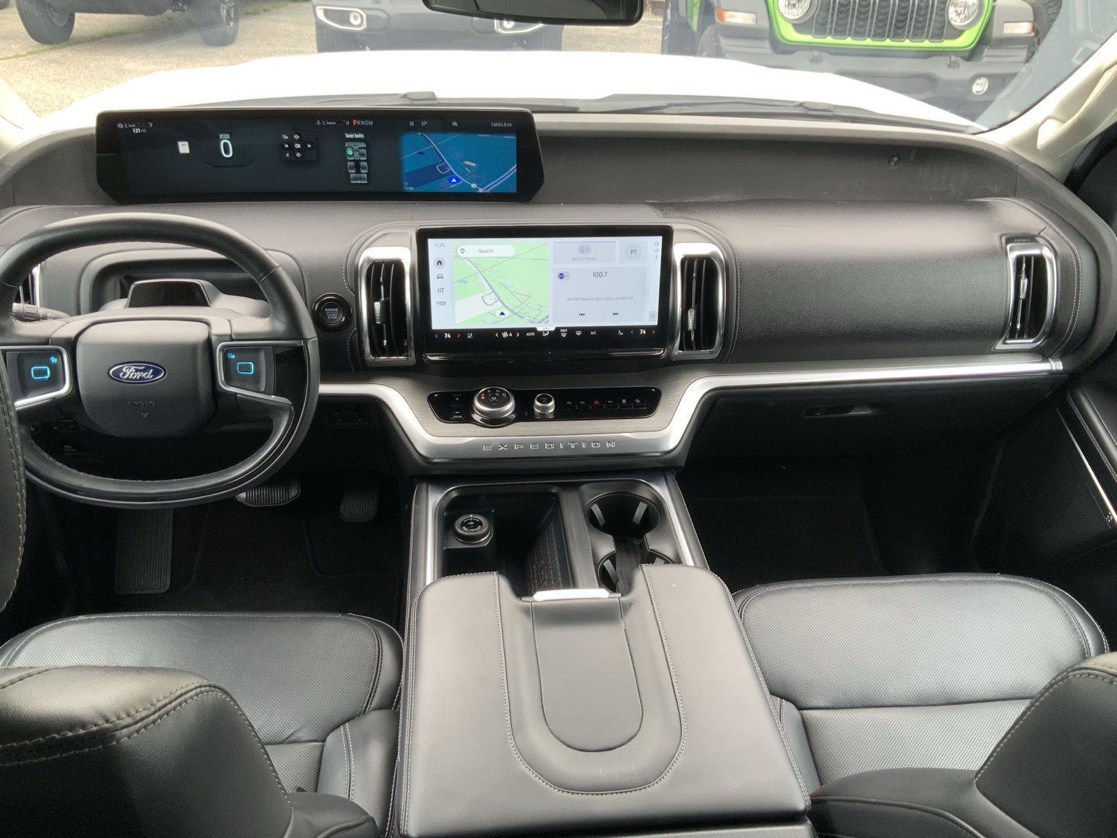 Used 2025 Ford Expedition Platinum image 56