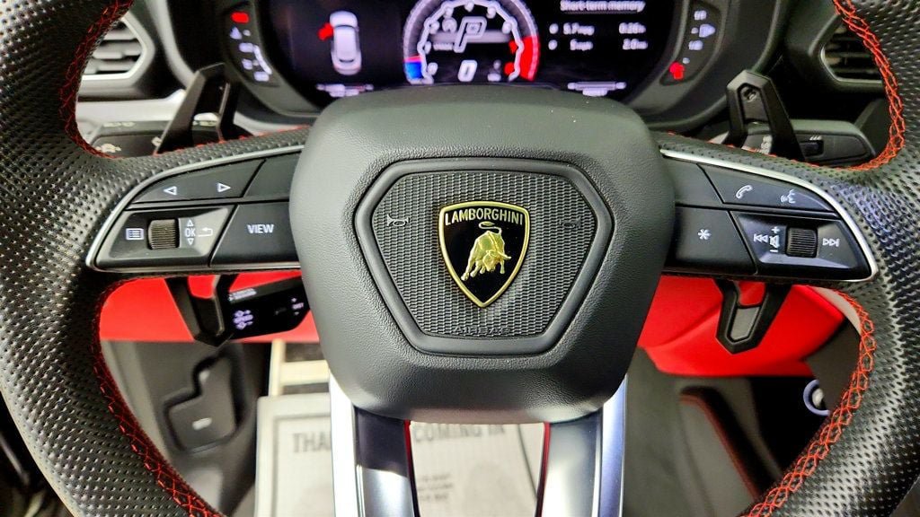 Used 2019 Lamborghini Urus AWD/4WD image 17