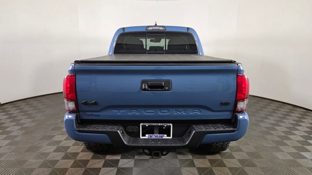 Used 2019 Toyota Tacoma SR5 AWD/4WD image 11