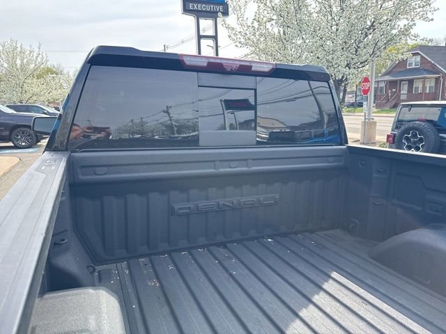 Used 2023 GMC Sierra 1500 Denali w/ Denali Reserve Package AWD/4WD image 12