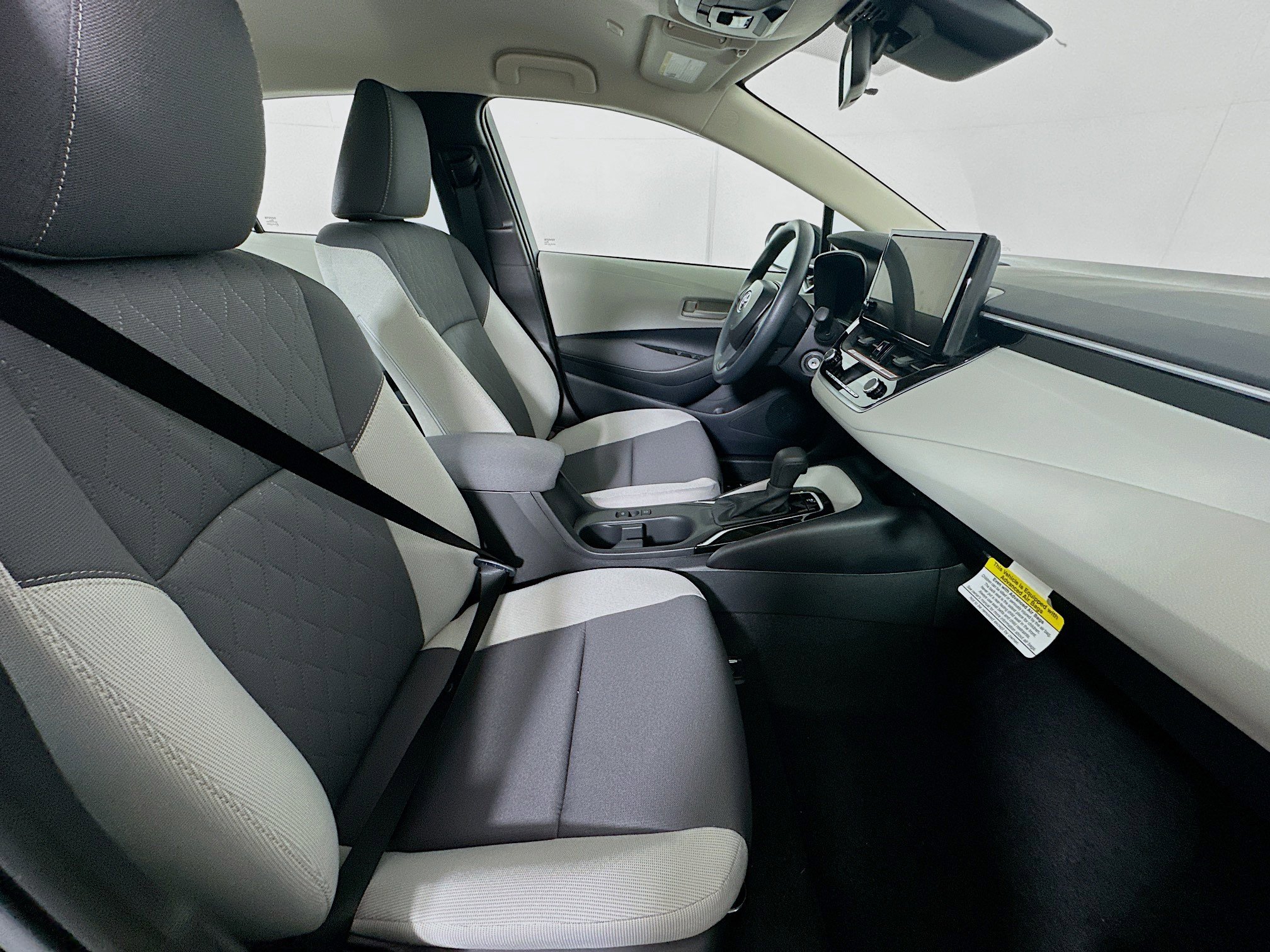 Used 2026 Toyota Corolla LE FWD image 29
