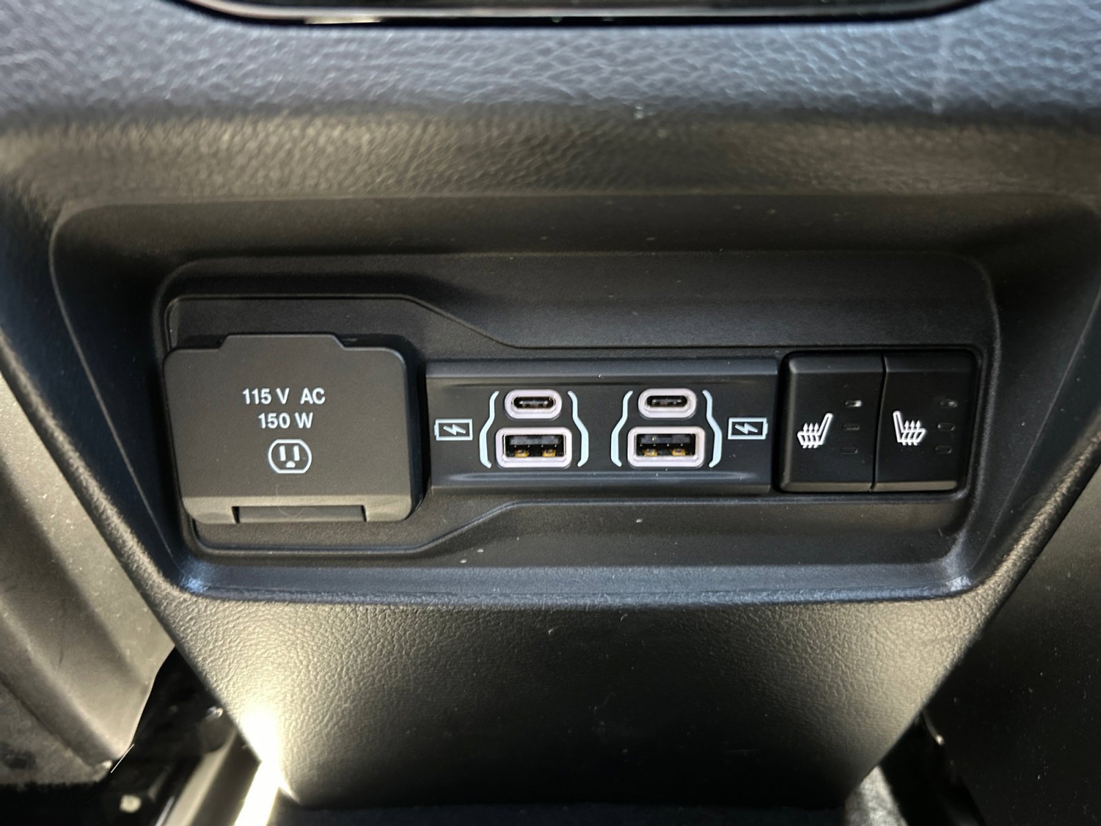 Used 2024 Jeep Grand Cherokee Overland w/ Adv Protech Group III AWD/4WD image 33