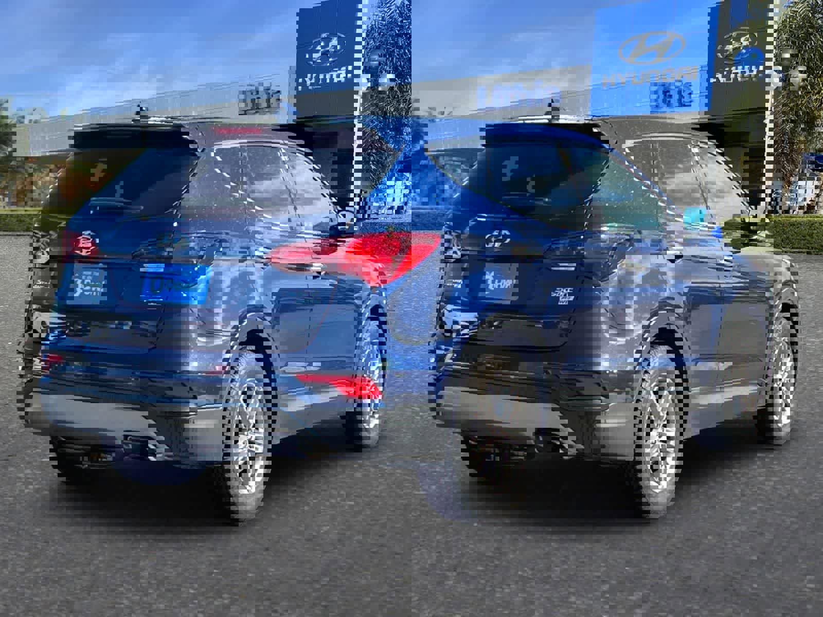 Used 2017 Hyundai Santa Fe Sport image 3