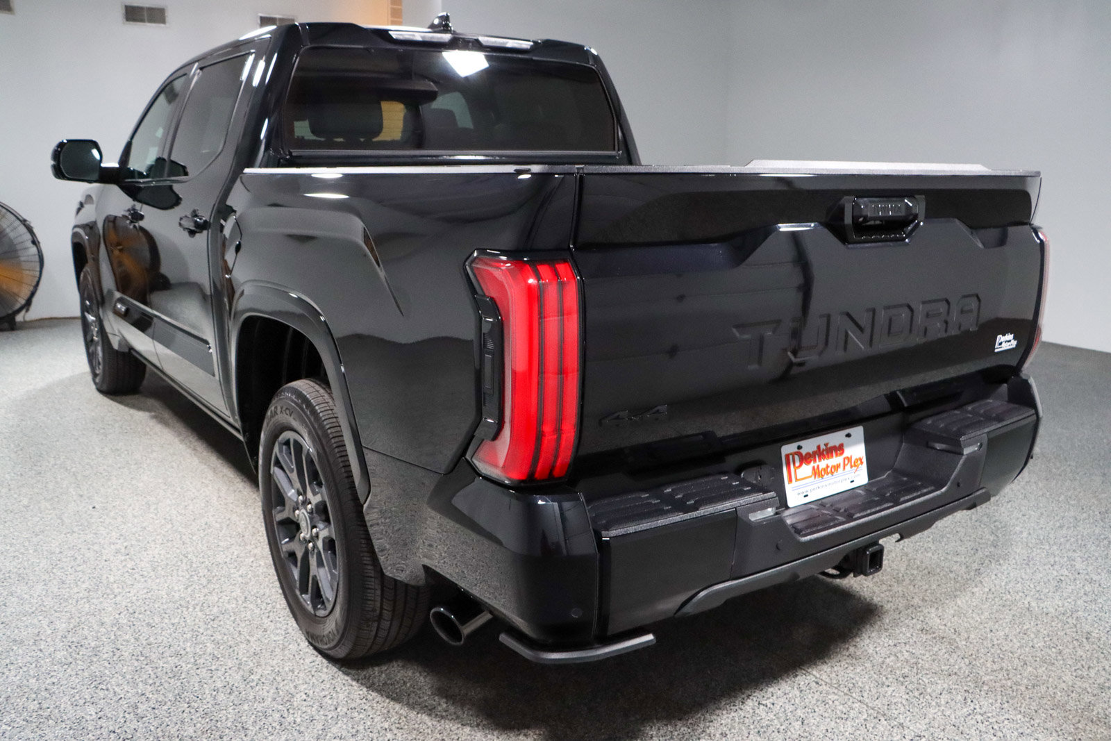 Used 2023 Toyota Tundra Platinum image 9