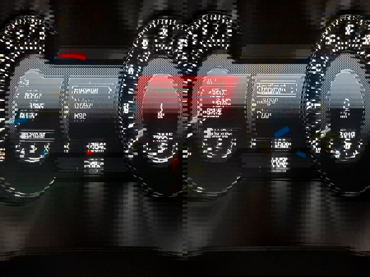 Used 2016 Ford Explorer Platinum image 30