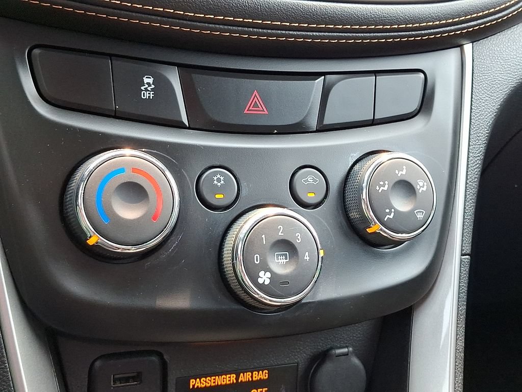 Used 2018 Chevrolet Trax LS FWD image 18