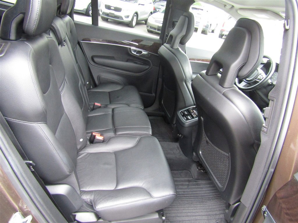 Used 2017 Volvo XC90 T6 Momentum w/ Vision Package AWD/4WD image 23