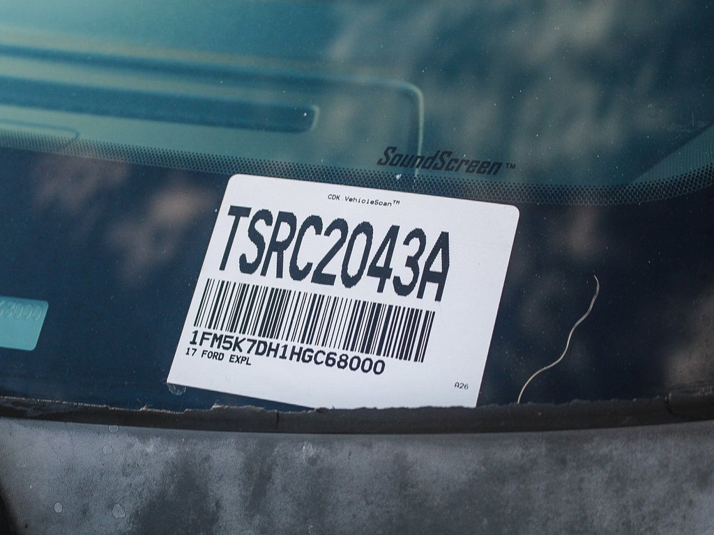 Used 2017 Ford Explorer XLT w/ Equipment Group 202A image 30