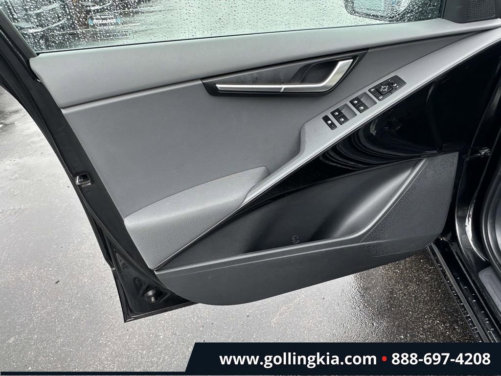 Certified 2025 Kia Niro EX FWD image 14