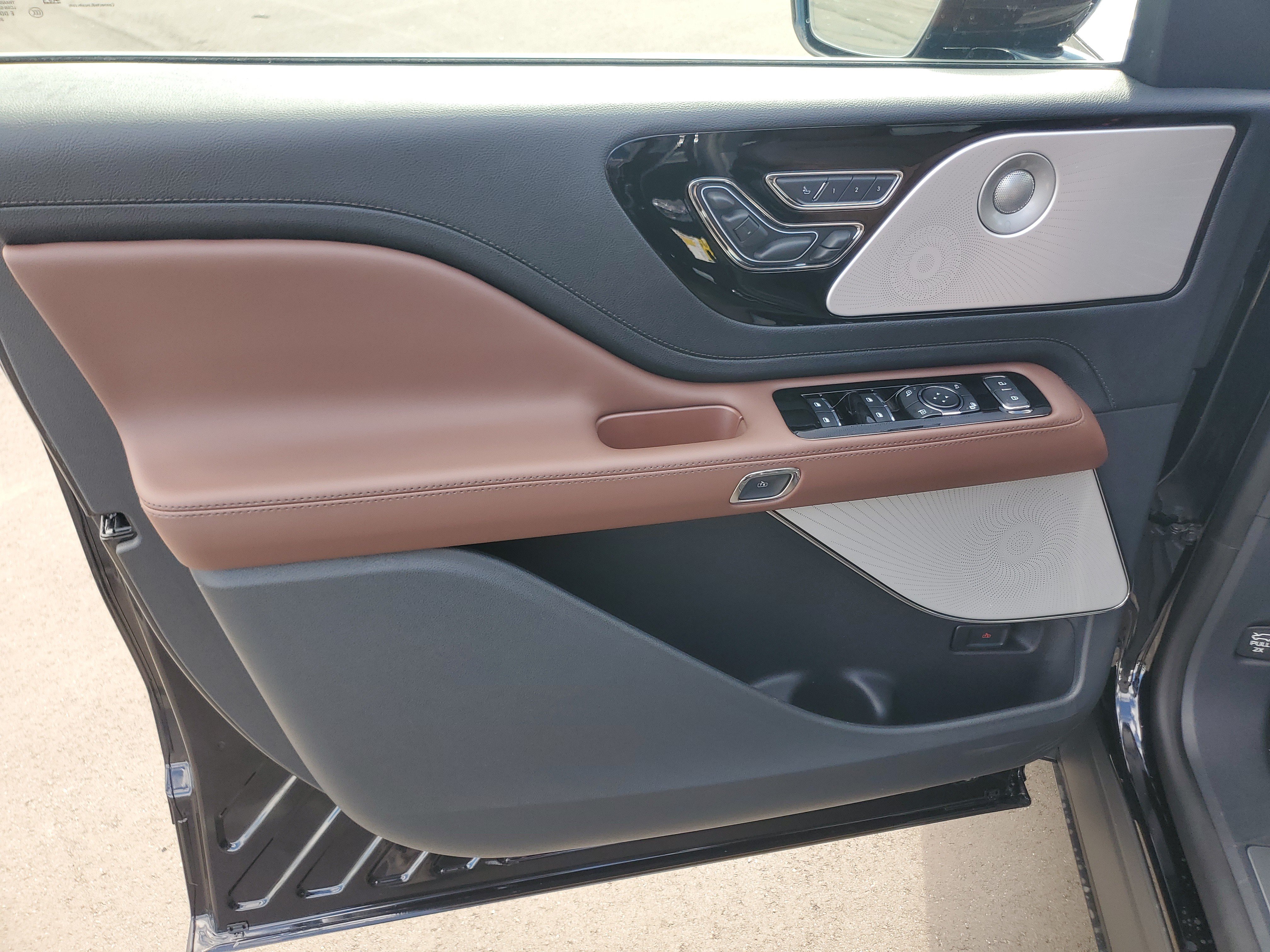 New 2027 Lincoln Aviator Reserve AWD/4WD image 8