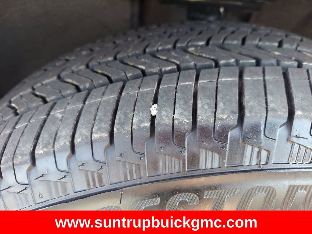 Used 2022 Chevrolet Traverse LS AWD/4WD image 28