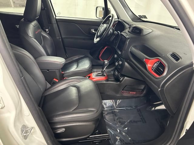 Used 2021 Jeep Renegade Trailhawk AWD/4WD image 13