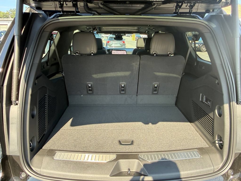 New 2026 Chevrolet Suburban High Country AWD/4WD image 22