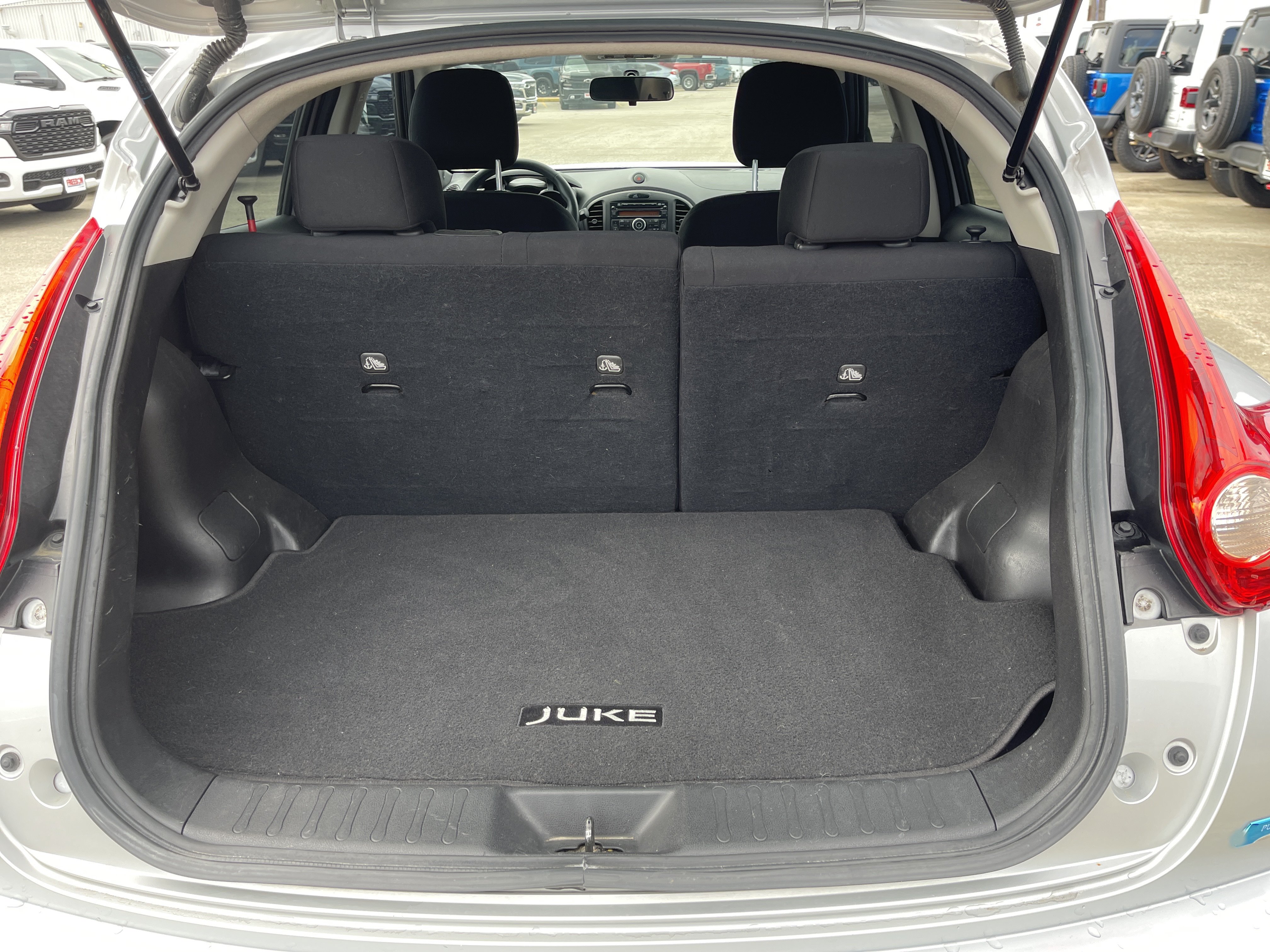Used 2013 Nissan Juke S FWD image 13