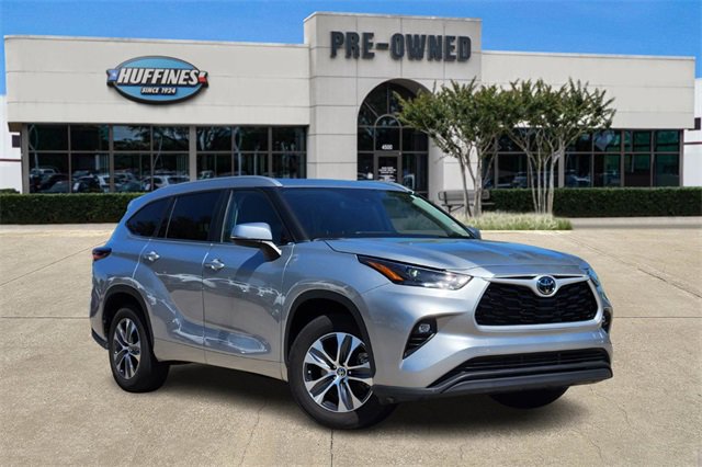 Used 2024 Toyota Highlander LE