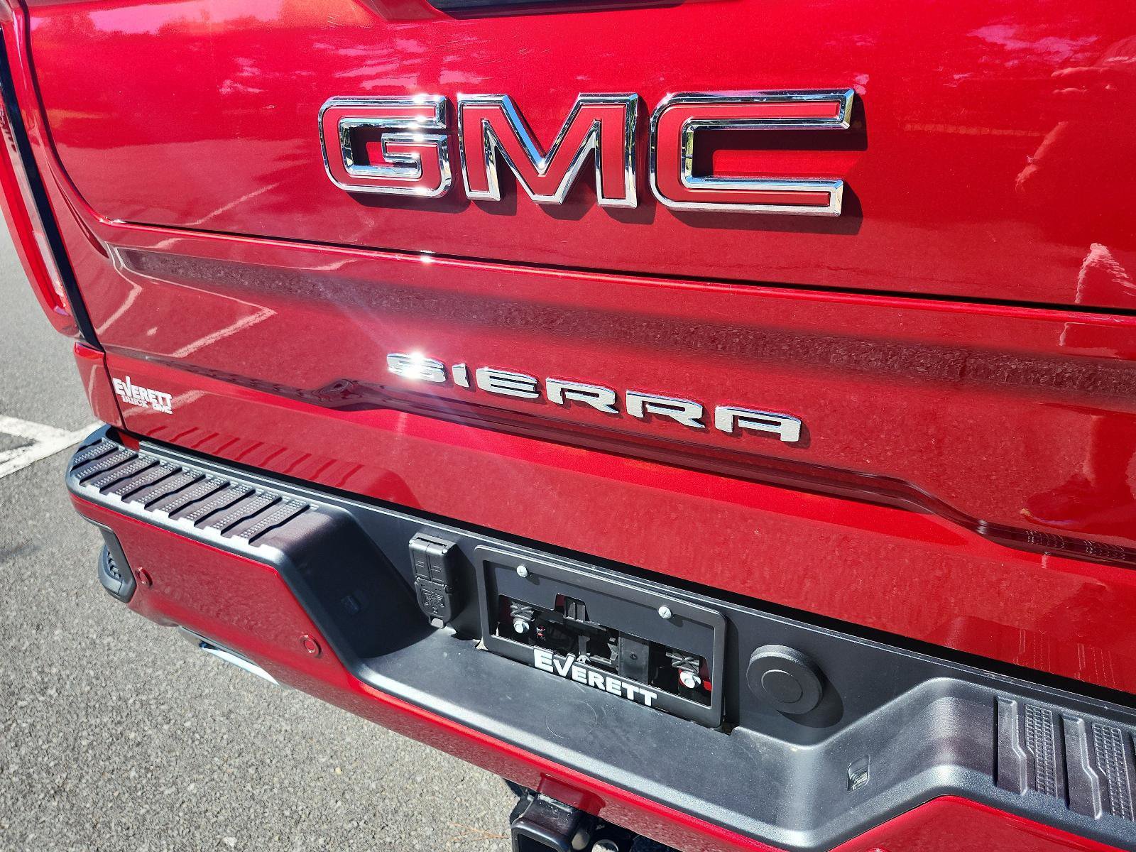 Used 2026 GMC Sierra 1500 AT4 w/ AT4 Premium Package AWD/4WD image 4