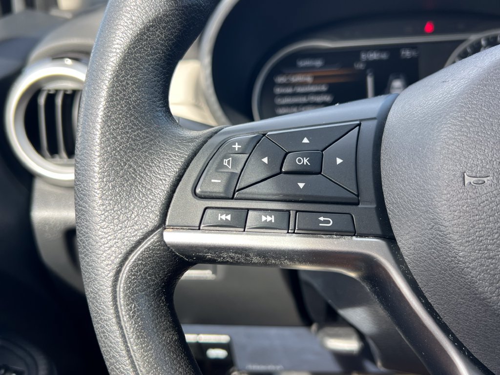 Used 2022 Nissan Versa SV FWD image 17