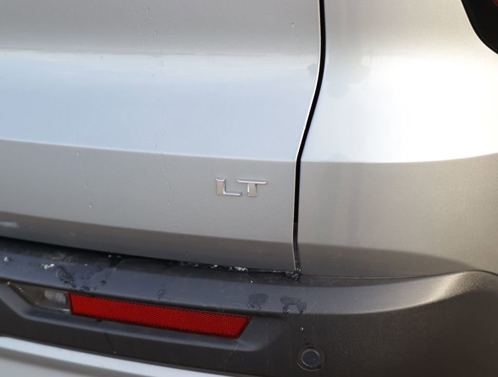 Used 2024 Chevrolet Traverse LT w/ Trailering Package image 37