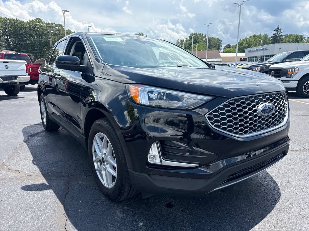 Used 2024 Ford Edge SEL w/ Convenience Package AWD/4WD image 4