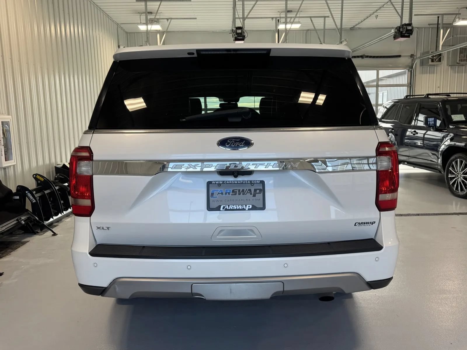 Used 2019 Ford Expedition XLT w/ Equipment Group 202A AWD/4WD image 5