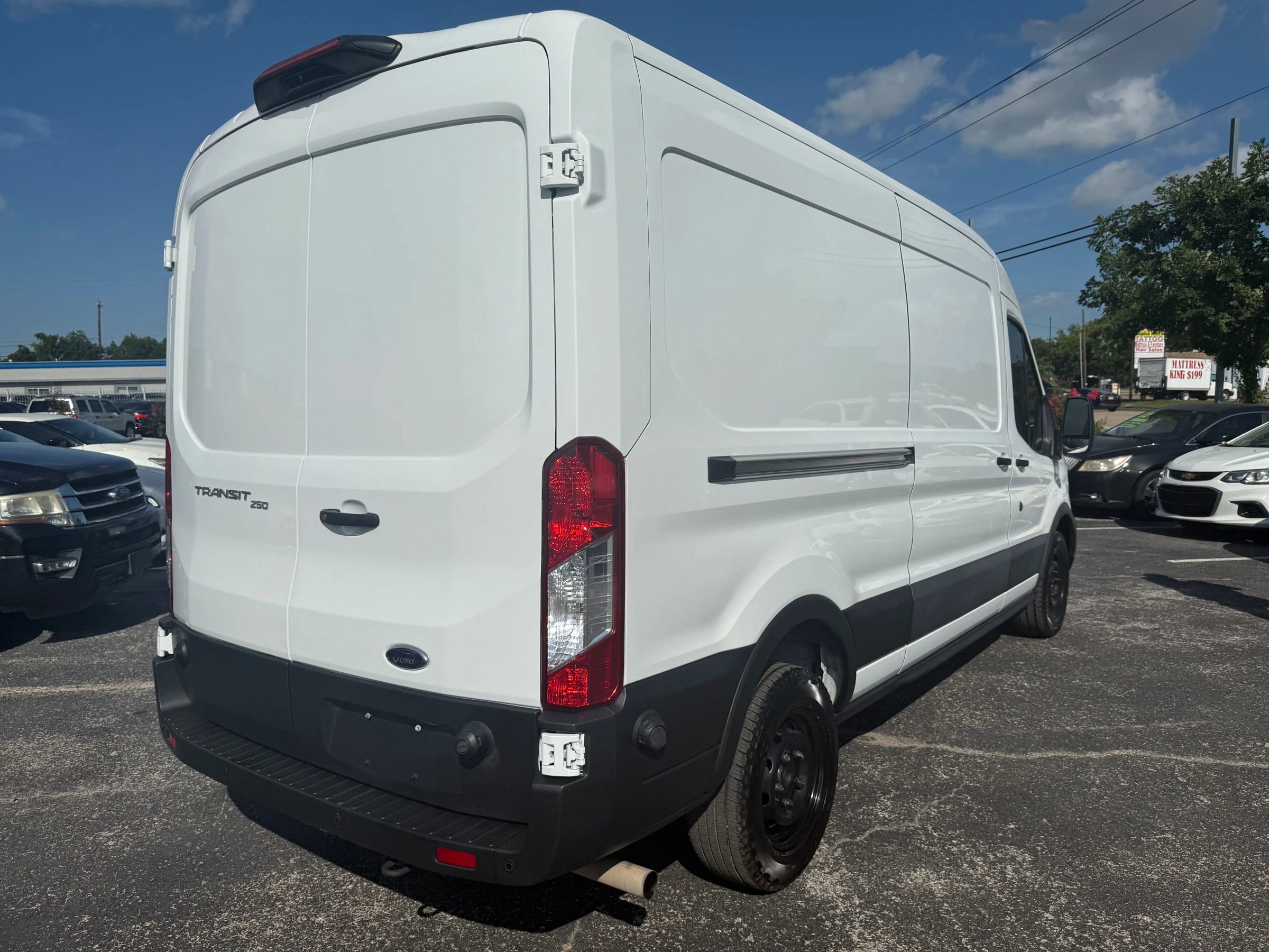 Used 2020 Ford Transit 250 Medium Roof w/ Load Area Protection Package image 5