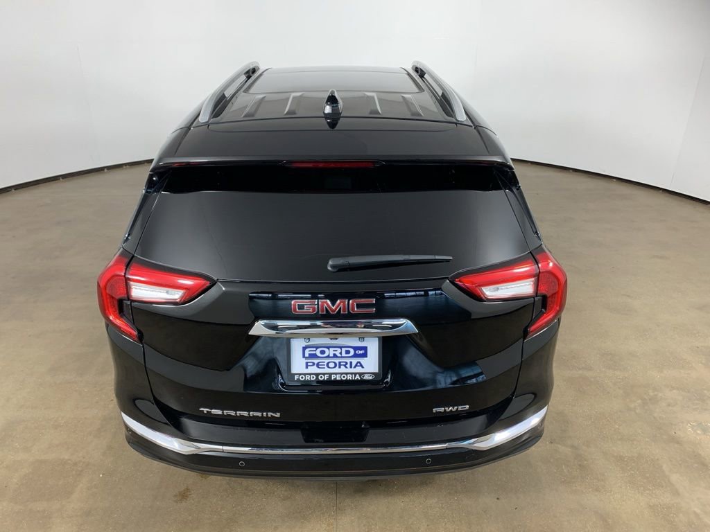 Used 2022 GMC Terrain Denali w/ Black Diamond Edition image 11