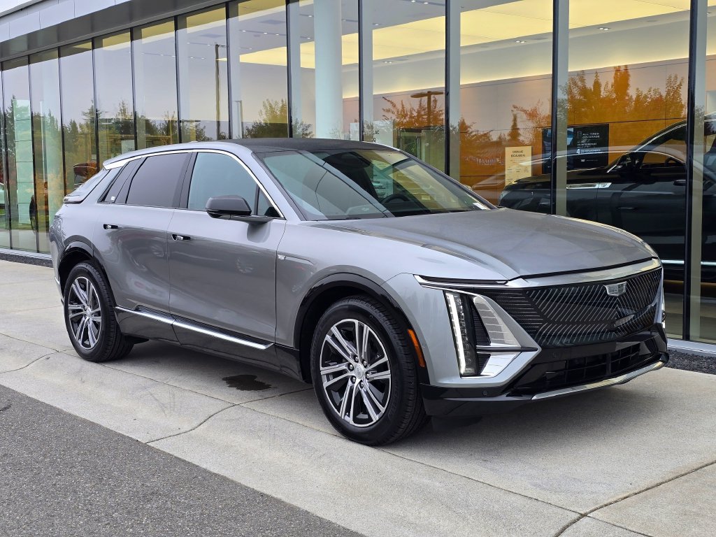 Certified 2025 Cadillac Lyriq Luxury AWD/4WD image 7