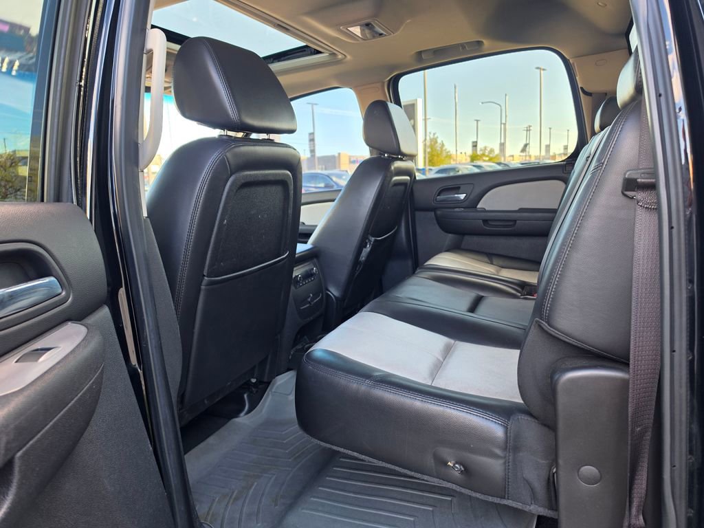 Used 2009 GMC Sierra 1500 SLT w/ All-Terrain Package AWD/4WD image 12