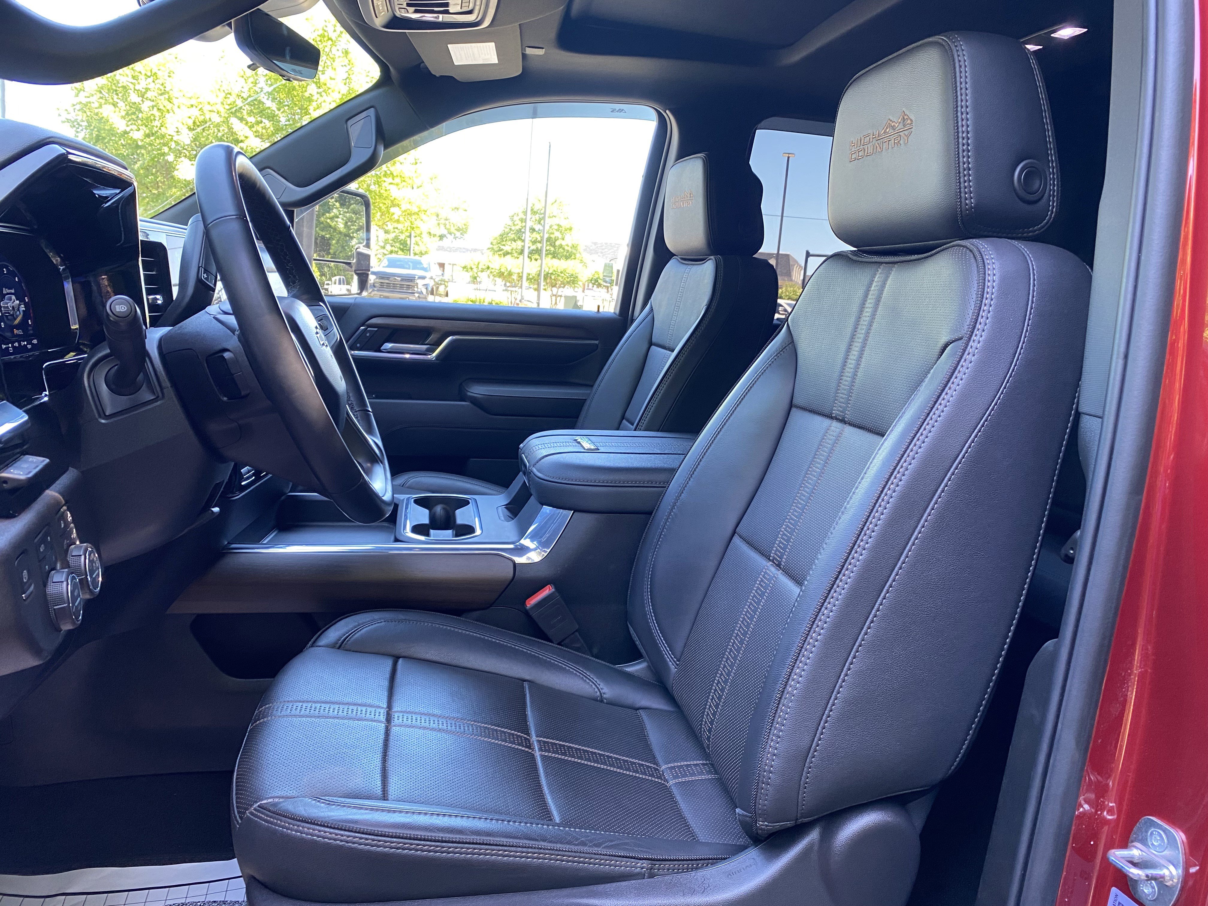 Used 2024 Chevrolet Silverado 2500 High Country w/ Technology Package AWD/4WD image 16