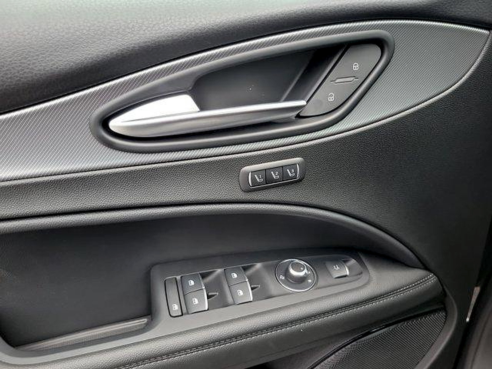 New 2026 Alfa Romeo Stelvio Sprint AWD/4WD image 32