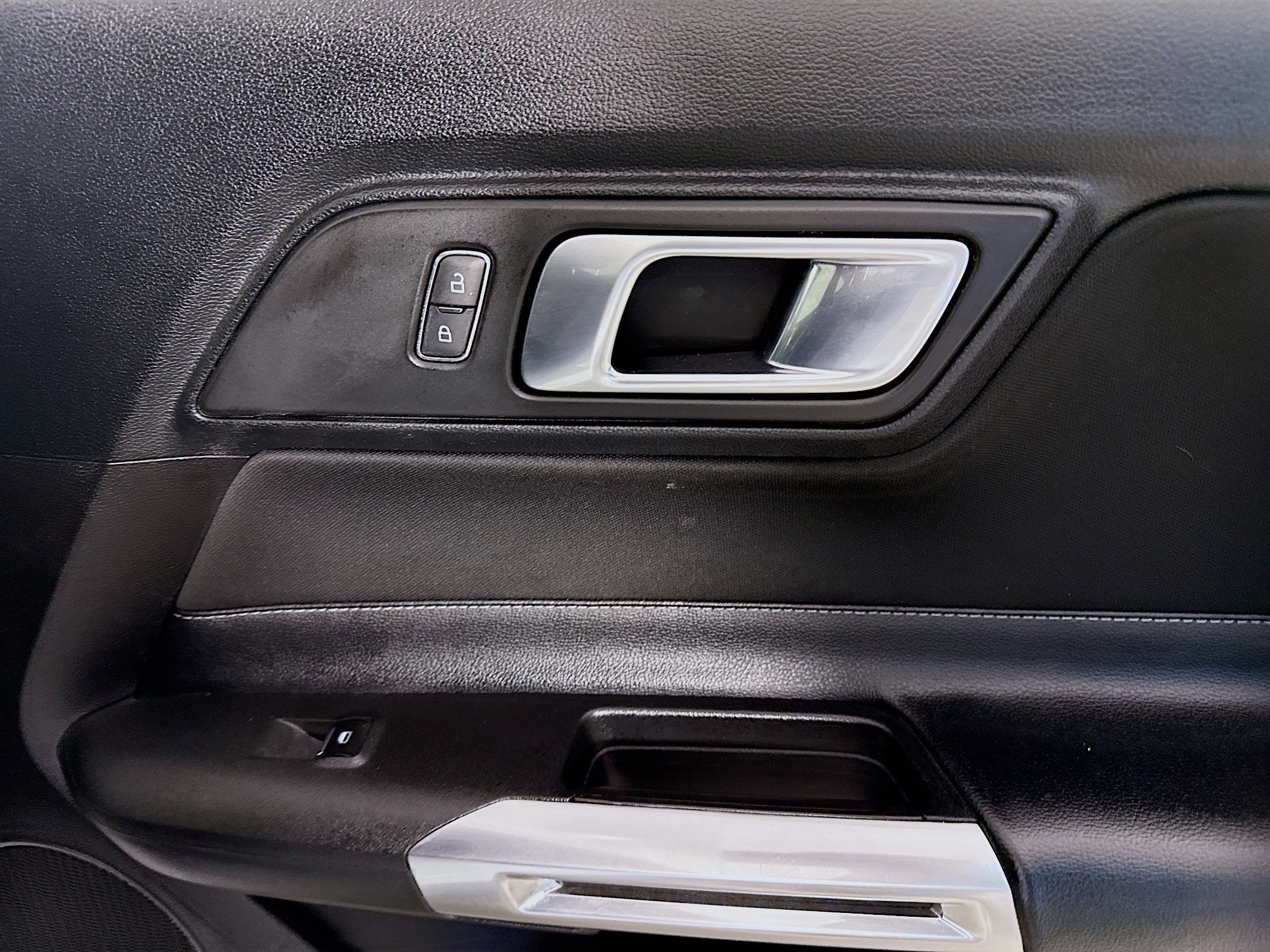 Used 2021 Ford Mustang EcoBoost image 29