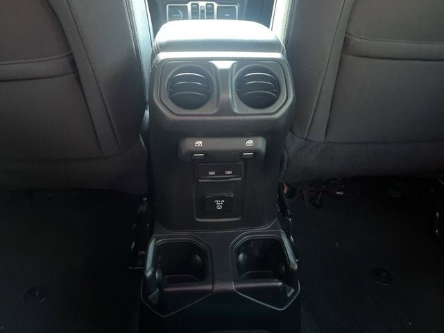 Used 2021 Jeep Wrangler Unlimited Sahara w/ Cold Weather Group AWD/4WD image 15